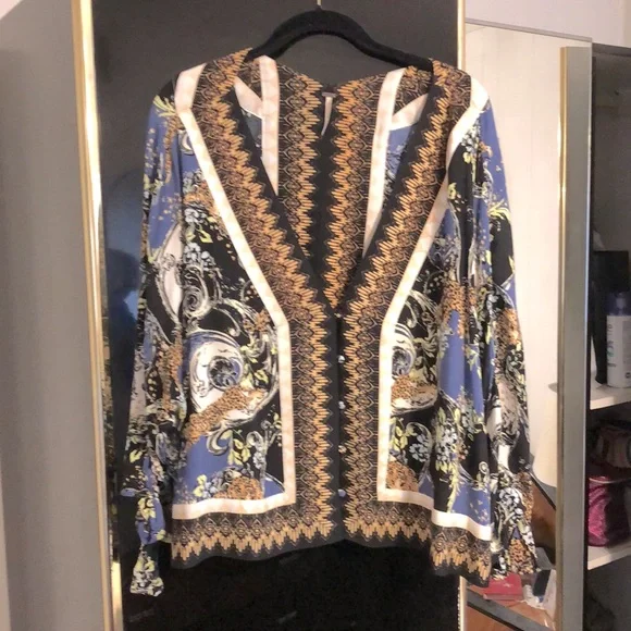 Beautiful Free People Top - Picture 2 of 3